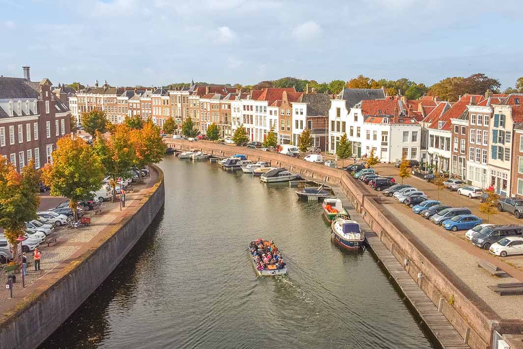 Middelburg’s Havenreis: Het Gevoel van de Zeewind en het Vissersdorp